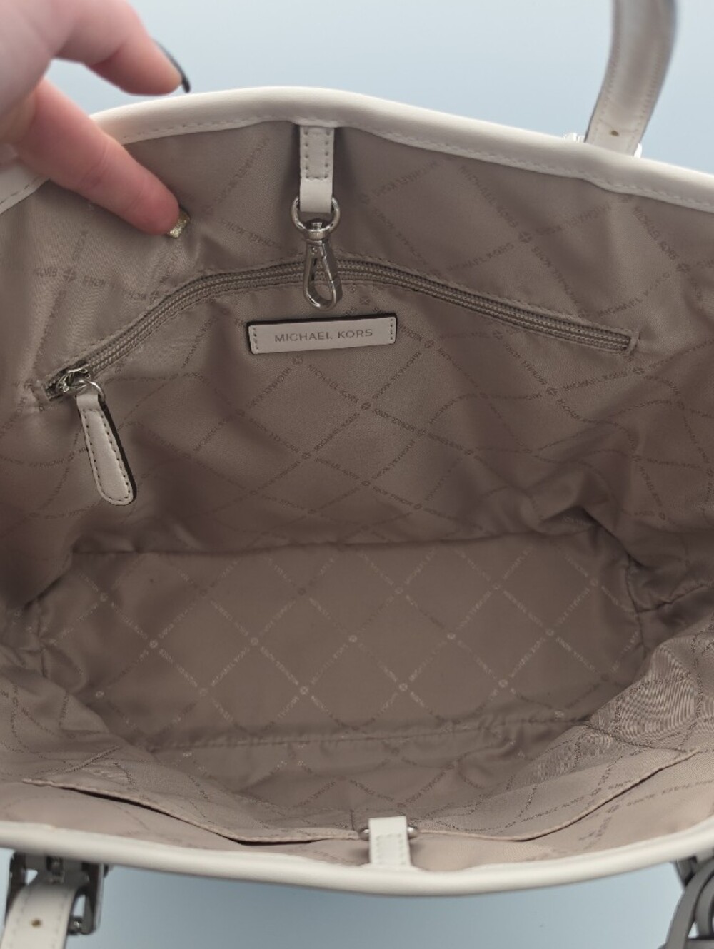 Michael Kors Blue & White Tie-Dye Wash MK Monogram Canvas Large Tote (NWOT)🩵🤍 - Picture 9 of 14